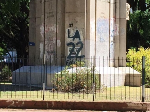 Vecinos cansados de la vandalización de Plaza Rocha