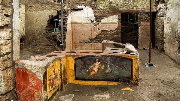 Descubrieron en Pompeya un termopolio intacto, el equivalente romano de la comida rápida