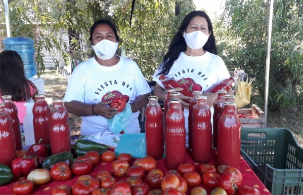 Se realizó la Feria del Tomate Platense: "Los productores necesitan un espacio para vender"