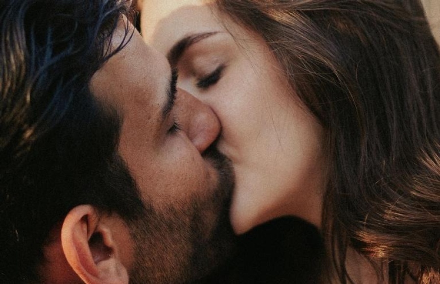 ¿Cuáles son los beneficios para las parejas si se aplica la técnica de los 6 segundos en el beso?