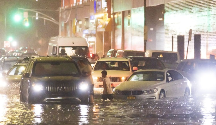 Hay al menos ocho fallecidos por las fuertes tormentas e inundaciones en Nueva York