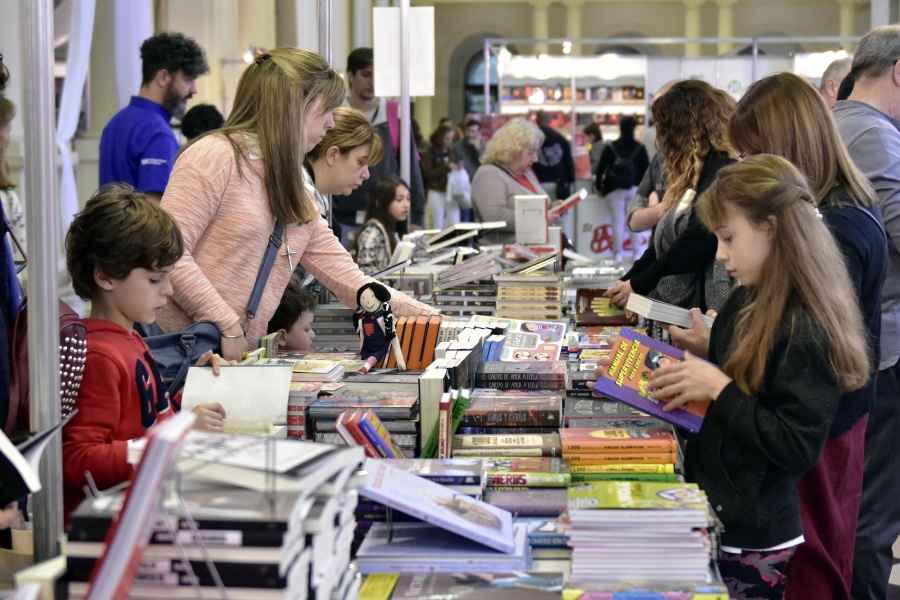 La supuesta Feria del Libro platense sin librerías de la ciudad: ”Es mentira, fueron todos convocados”