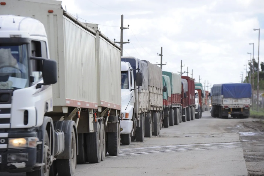 El Gobierno dictó la conciliación obligatoria y desactivó un inminente paro nacional de Camioneros