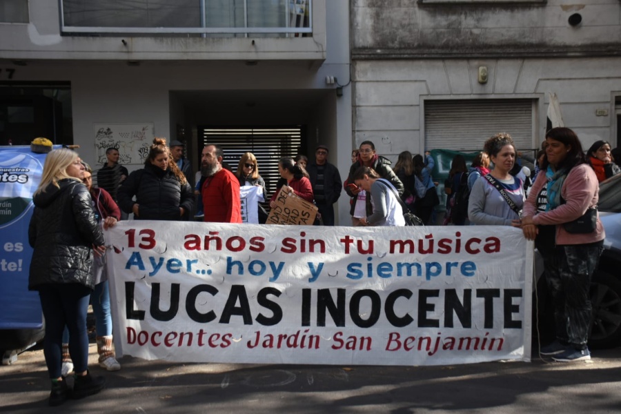 Polémica y enojo en un colegio platense: los docentes suspendieron las clases por una marcha en apoyo a Lucas Puig