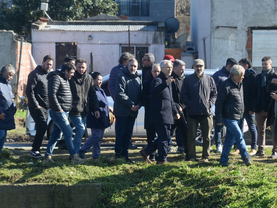 Desplegaron un megaoperativo para evitar inundaciones en Altos de San Lorenzo y fue supervisado por Alak: ”Beneficia a miles”