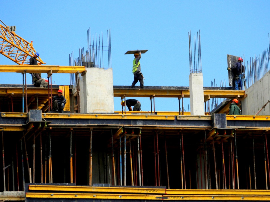 La construcción y la industria se hundieron a niveles inéditos en marzo