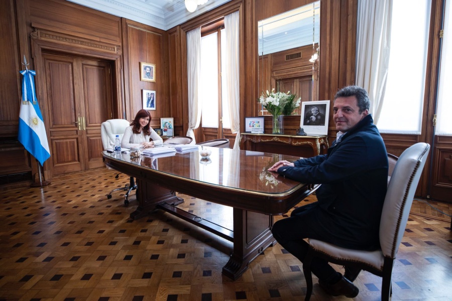 Cristina Fernández de Kirchner recibió a Sergio Massa quién asume el miércoles como ”Super Ministro”
