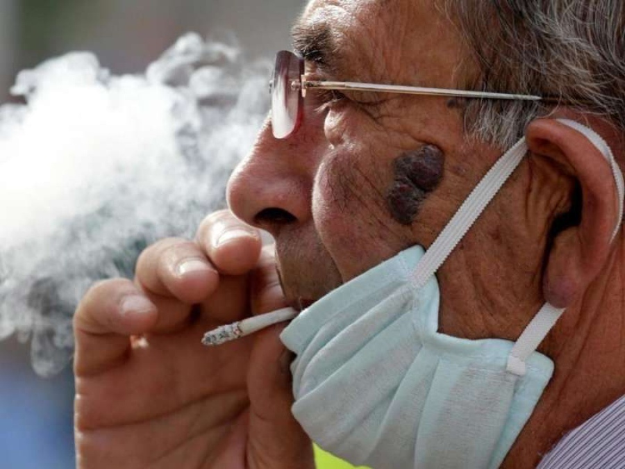 Fallecidos por covid-19 en Argentina: advierten que 2 de cada 10 factores de riesgo estaban vinculados al tabaquismo