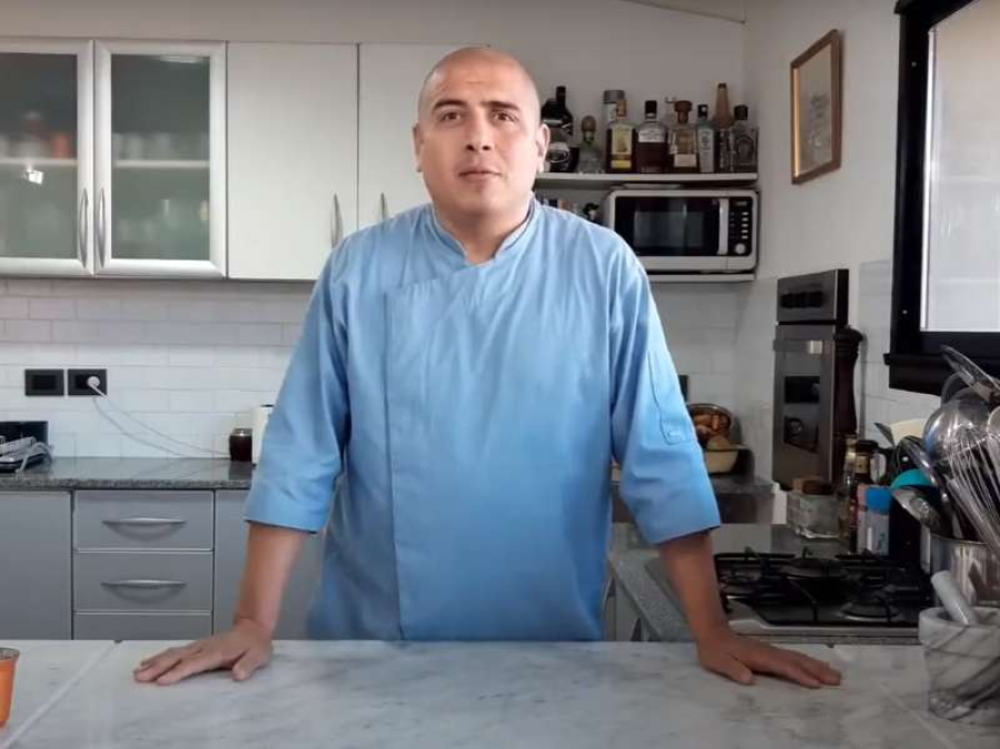 El chef platense Martín Pietromónaco te enseña a hacer alfajores de coco sin TACC