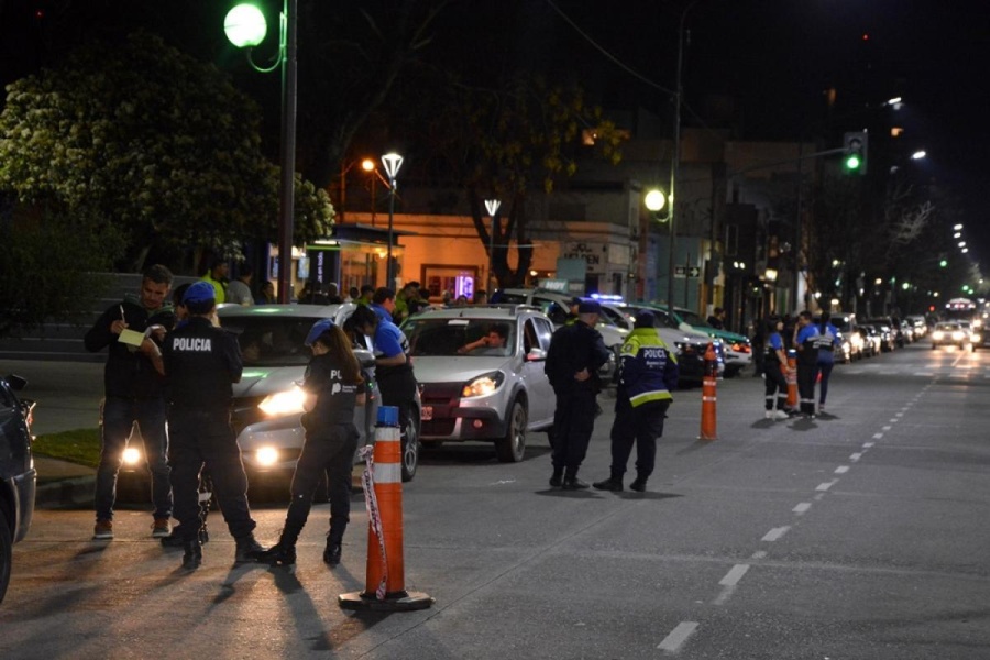 Operativo de emergencia en La Plata: hay 42 móviles y 230 efectivos de la Policía Local en cada turno