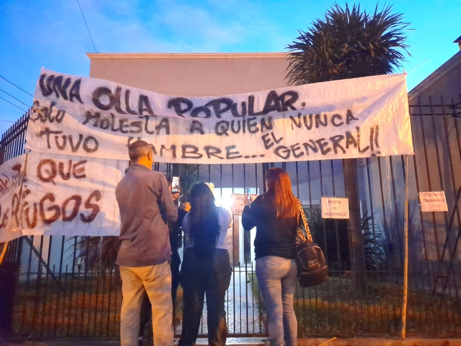 Masiva movilización a la casa del ”Puly” para exigir respuestas por los trabajadores baleados