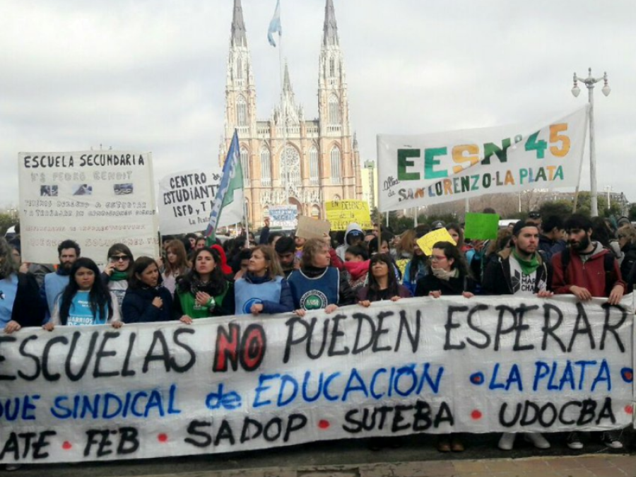Marcha docente en La Plata: ”El 30% de las escuelas tienen serios problemas”