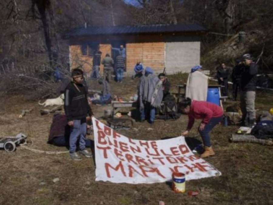 Mapuches ocuparon violentamente un campo en Río Negro y los dueños quedaron ”secuestrados”