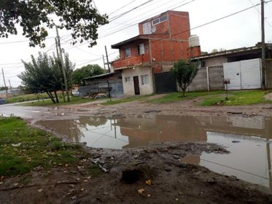 Vecinos de Los Hornos denuncian una calle ”intransitable”